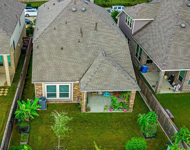 19619 Lake Bosque Drive - Photo Thumbnail 7