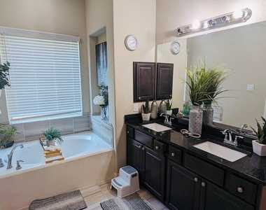 19619 Lake Bosque Drive - Photo Thumbnail 25