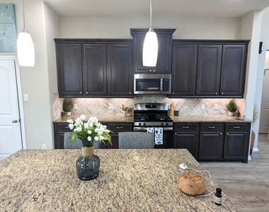 19619 Lake Bosque Drive - Photo Thumbnail 12