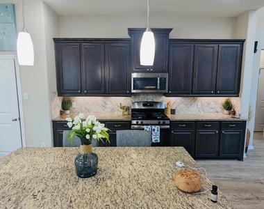 19619 Lake Bosque Drive - Photo Thumbnail 14