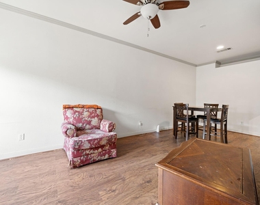 612 Fargo Street - Photo Thumbnail 9