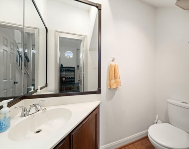 612 Fargo Street - Photo Thumbnail 20