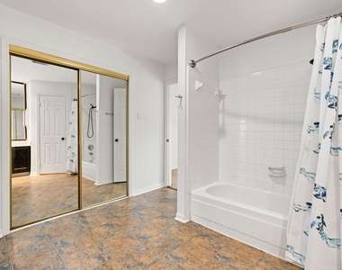 612 Fargo Street - Photo Thumbnail 29