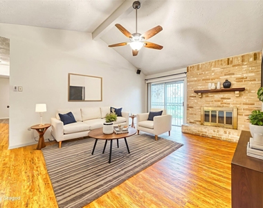 7811 Westbank Avenue - Photo Thumbnail 5