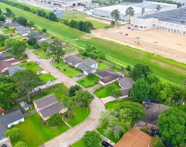7811 Westbank Avenue - Photo Thumbnail 35