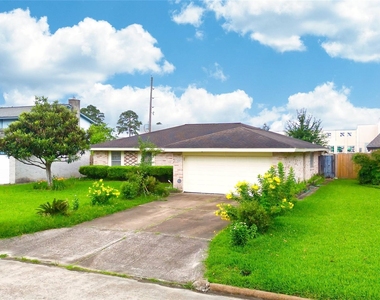 7811 Westbank Avenue - Photo Thumbnail 1