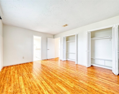 7811 Westbank Avenue - Photo Thumbnail 30