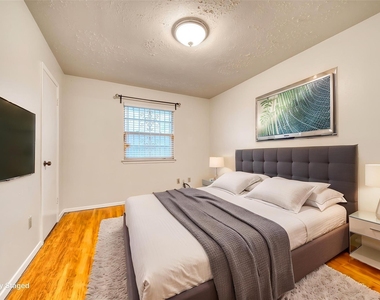 7811 Westbank Avenue - Photo Thumbnail 22