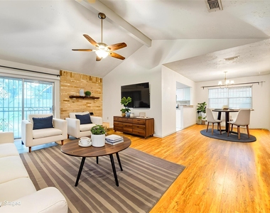 7811 Westbank Avenue - Photo Thumbnail 7