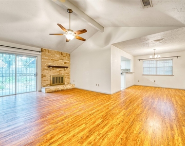 7811 Westbank Avenue - Photo Thumbnail 8