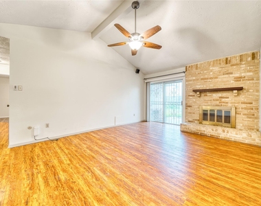 7811 Westbank Avenue - Photo Thumbnail 6