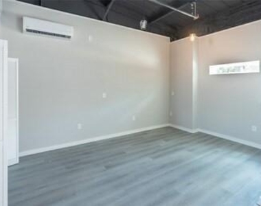 2612 Castle Street - Photo Thumbnail 11