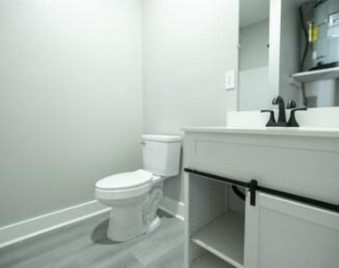 2612 Castle Street - Photo Thumbnail 12