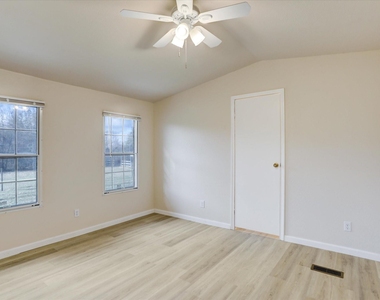 5806 South Highway 35 - Photo Thumbnail 8