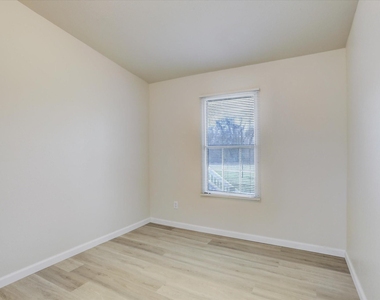 5806 South Highway 35 - Photo Thumbnail 7