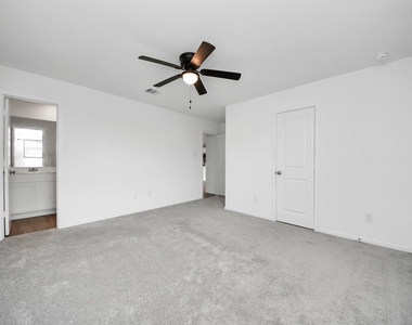 1607 Red Oak Drive - Photo Thumbnail 29