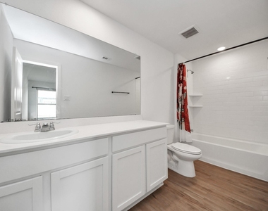 1607 Red Oak Drive - Photo Thumbnail 30