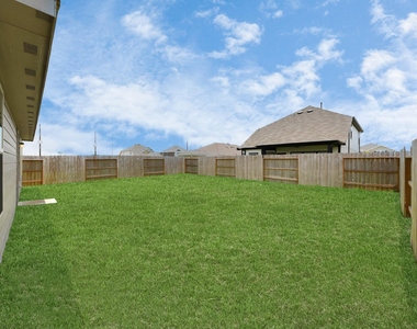 1607 Red Oak Drive - Photo Thumbnail 36