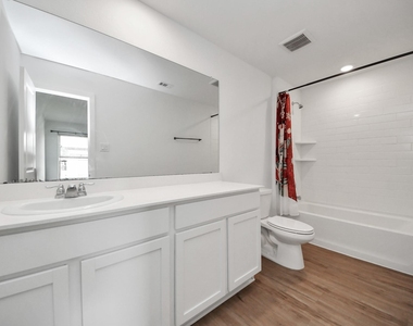 1607 Red Oak Drive - Photo Thumbnail 31