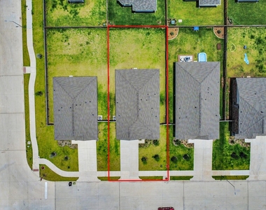 1607 Red Oak Drive - Photo Thumbnail 33