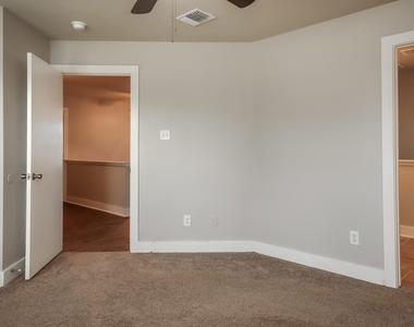 7431 Leightonfield Court - Photo Thumbnail 7