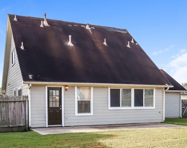7431 Leightonfield Court - Photo Thumbnail 16