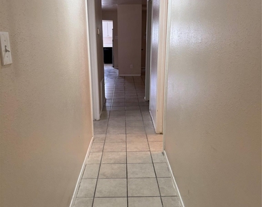 3314 Scotch Moss Lane - Photo Thumbnail 4