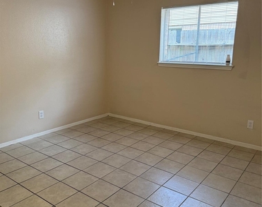 3314 Scotch Moss Lane - Photo Thumbnail 3