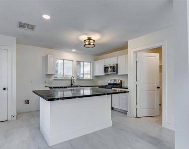 21892 Silver Oak Court - Photo Thumbnail 11