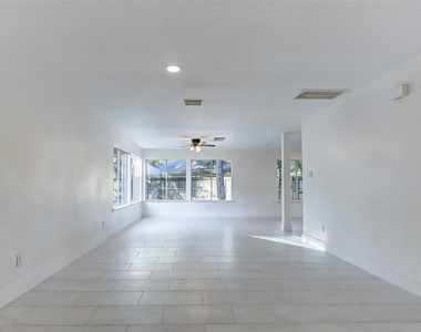 21892 Silver Oak Court - Photo Thumbnail 6