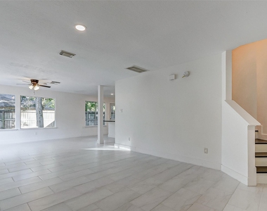 21892 Silver Oak Court - Photo Thumbnail 5