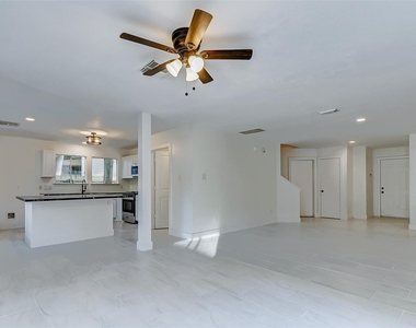 21892 Silver Oak Court - Photo Thumbnail 8