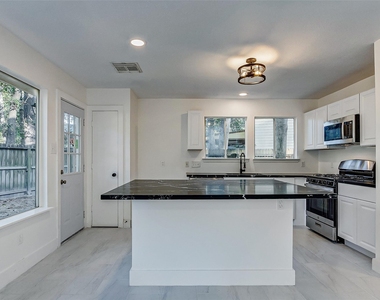 21892 Silver Oak Court - Photo Thumbnail 12