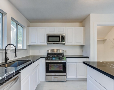 21892 Silver Oak Court - Photo Thumbnail 16