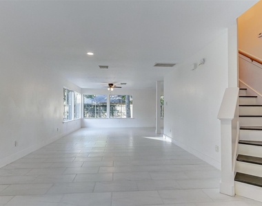 21892 Silver Oak Court - Photo Thumbnail 4