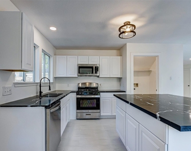 21892 Silver Oak Court - Photo Thumbnail 14