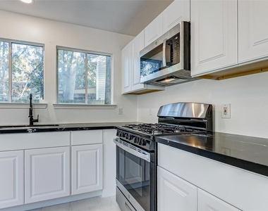 21892 Silver Oak Court - Photo Thumbnail 18