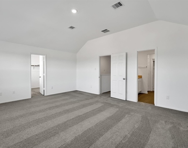 1615 Oleander Greens Drive - Photo Thumbnail 9