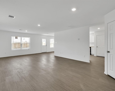 1615 Oleander Greens Drive - Photo Thumbnail 4