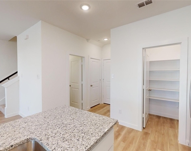 2923 Parks Mccoy Lane - Photo Thumbnail 13