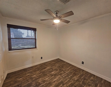 2715 Ashington Drive - Photo Thumbnail 22