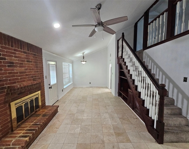 2715 Ashington Drive - Photo Thumbnail 9