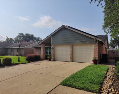 2715 Ashington Drive - Photo Thumbnail 2