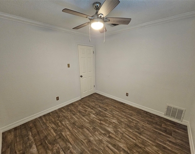 2715 Ashington Drive - Photo Thumbnail 21