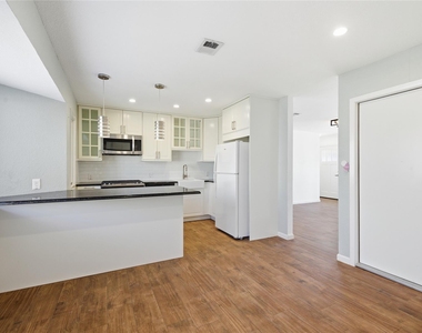 1704 Cherry Orchard Drive - Photo Thumbnail 11