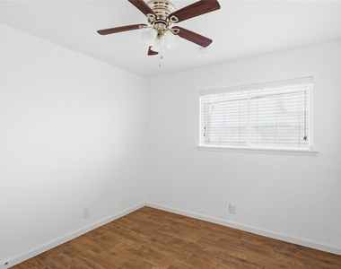 1704 Cherry Orchard Drive - Photo Thumbnail 5