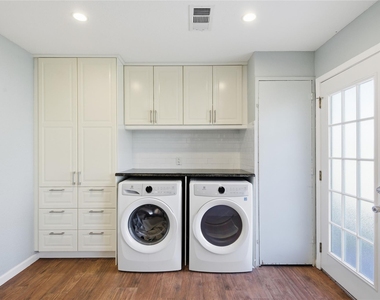 1704 Cherry Orchard Drive - Photo Thumbnail 6