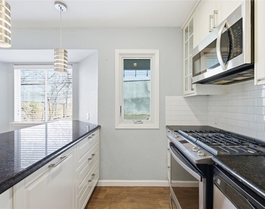 1704 Cherry Orchard Drive - Photo Thumbnail 8