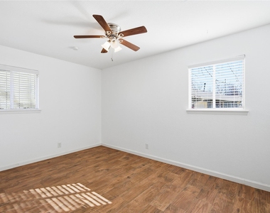 1704 Cherry Orchard Drive - Photo Thumbnail 4