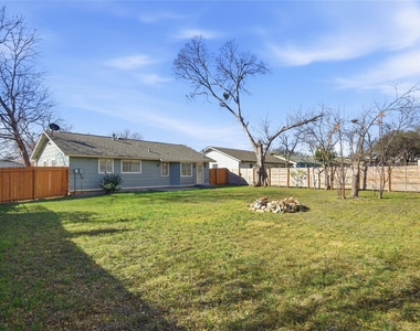 1704 Cherry Orchard Drive - Photo Thumbnail 13